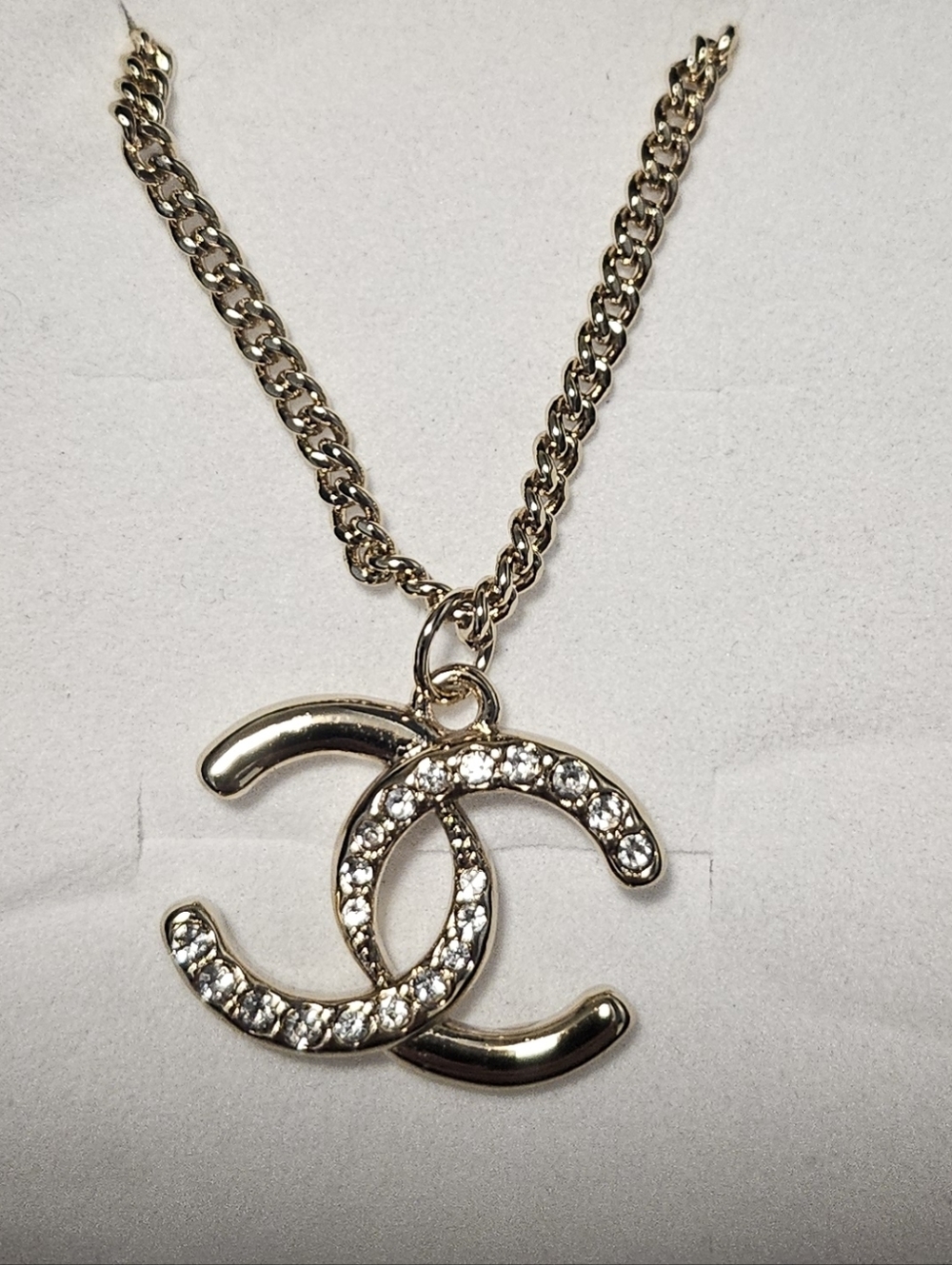 🔥NWOT‼️ ✨CHANEL✨ Authentic CC Gold Tone Crystal Necklace